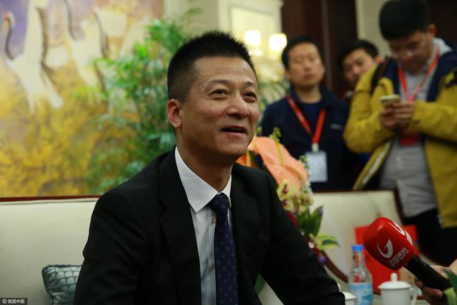 值得一提的是，影片主演陈飞宇、何蓝逗也恰逢他们的最好年华，他们身上流露出自然而然的青春感，在不经意间为角色增色不少